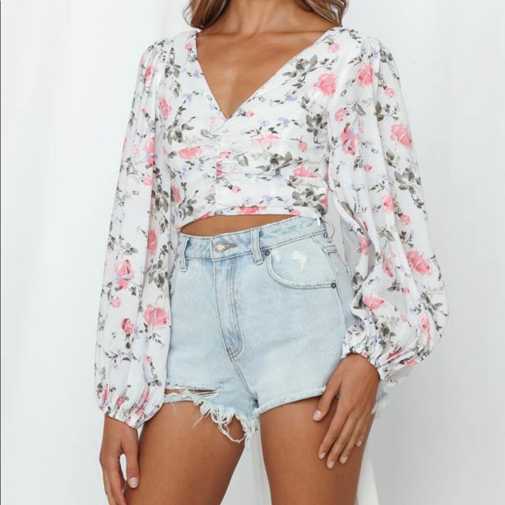 🌸 Floral Cropped Blouse 🌸